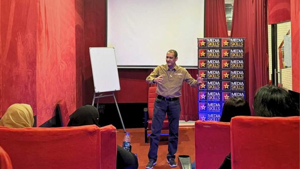 Bollywood publicist reveals PR tricks to select students of event management - Business - PNN Digital Bollywood publicist reveals PR tricks to select students of event management - Mumbai (Maharashtra) , March 15: In a captivating and enlightening session, renowned Bollywood PR guru Dale Bhagwagar shared his wealth of knowledge with a group of event management students at the Mumbai branch of India’s leading media school ‘Media Skills - New York Academy’. - PNN Digital